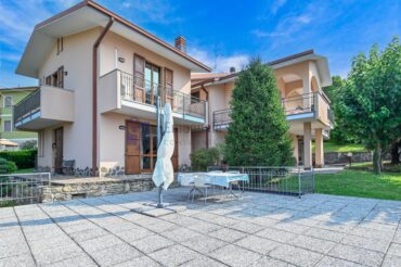 Villa Bifamiliare